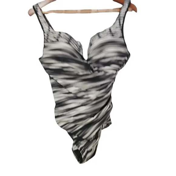 Miraclesuit Escape One Piece Swimsuit Warp Speed Size 12 - Picture 5 of 8